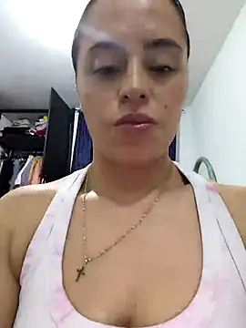 ALEJA__22's cam snapshot