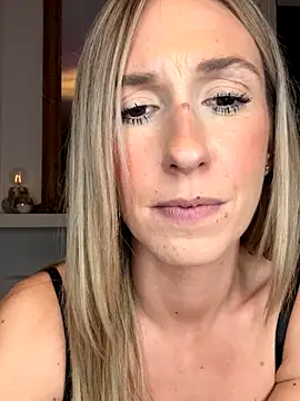 lola_tentatiion live sex cam