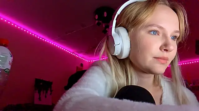 KarinRobertson's cam snapshot