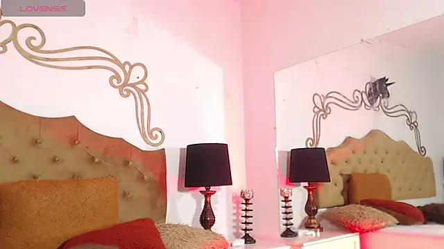 Adara_Ferrara live sex cam