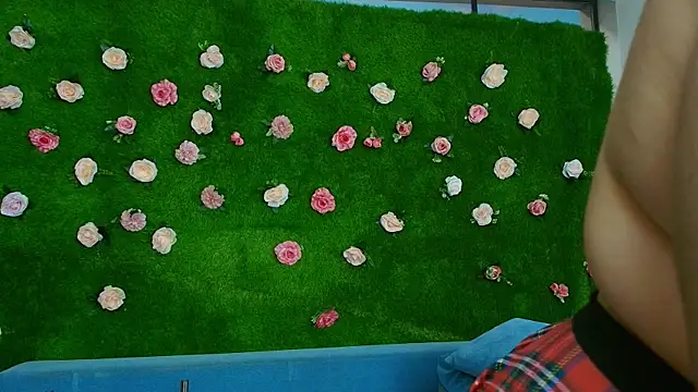 Huge_Titties_'s cam snapshot