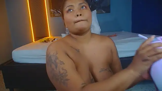 Cristal_hott1's cam snapshot