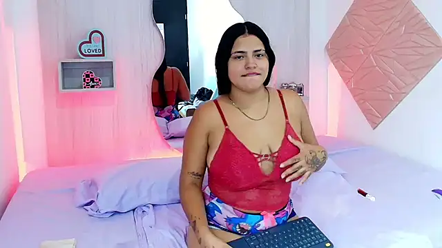 Selenegomezz's cam snapshot