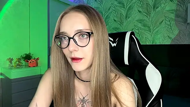 EvaPeace's cam snapshot