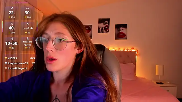 Emily_Warren_'s cam snapshot