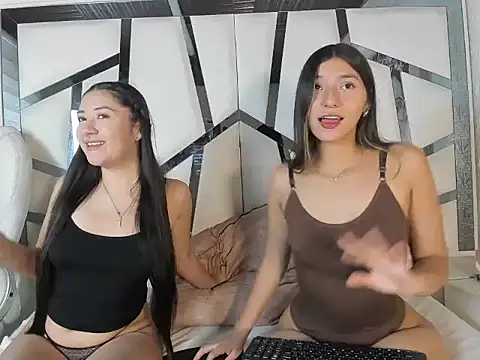 ScarlettAndKendra's cam snapshot