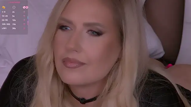 OndinaNoir live sex cam