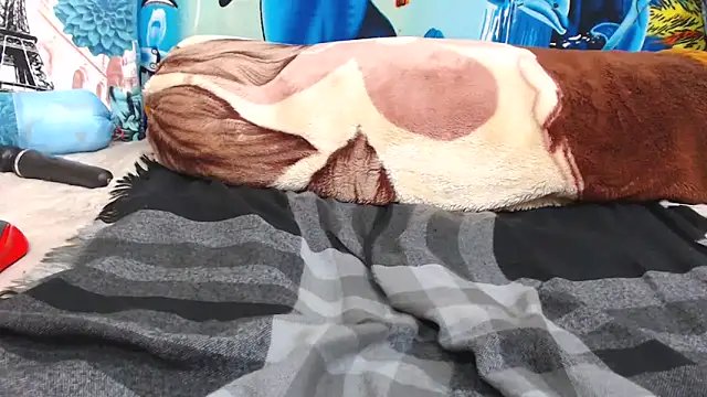 ChocolateClit's cam snapshot