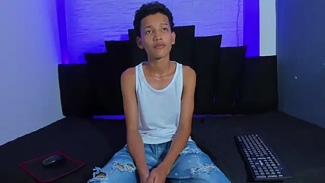 _Noah19 live sex cam