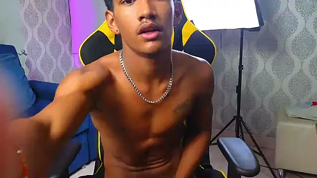 Boy_savoy live sex cam