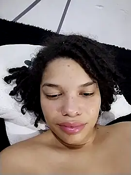 ChloeRaviss live sex cam