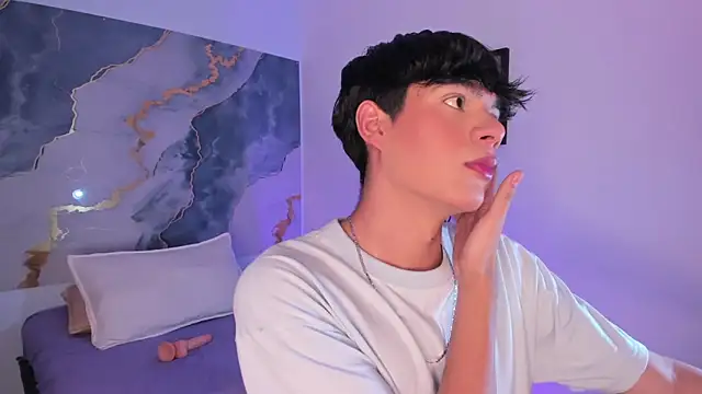 Isaac_Kurtt's cam snapshot