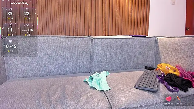 seraphine_arabic's cam snapshot