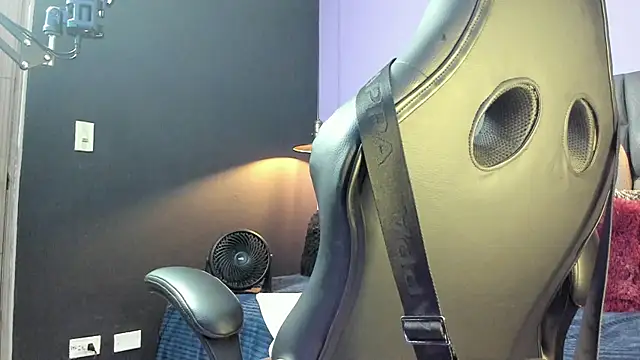 Lyon_vach live sex cam