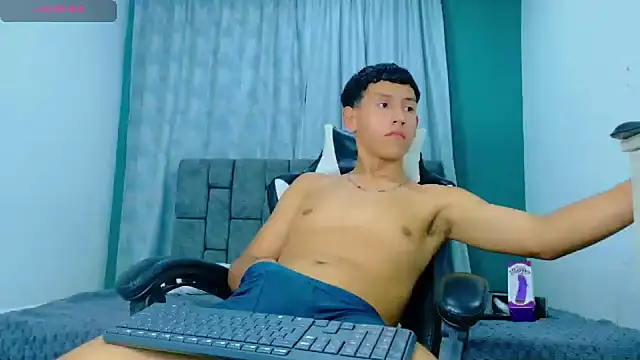 FelipeGonzalezz's cam snapshot