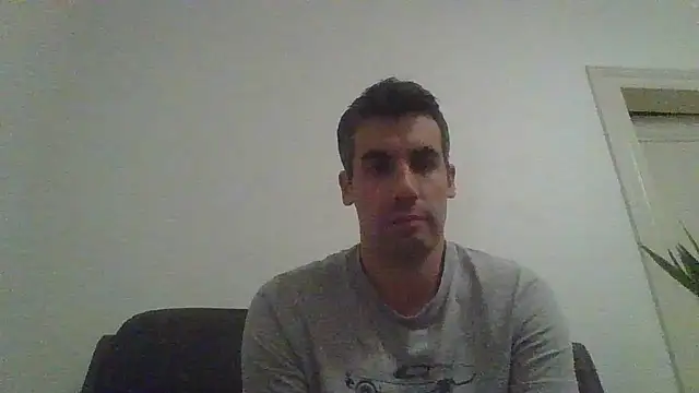 JulioIsHere4you's cam snapshot