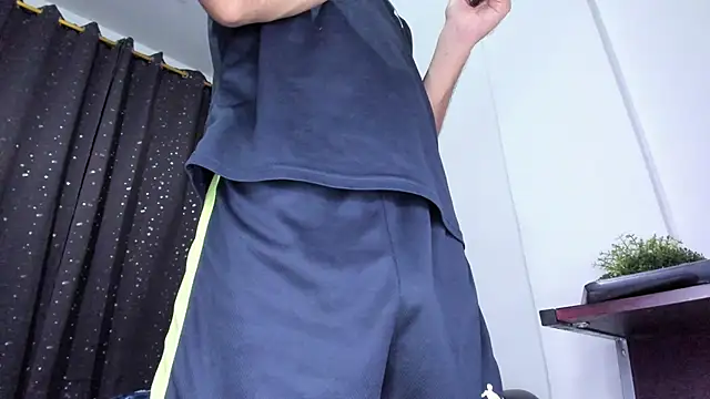 The_skinnyguys's cam snapshot