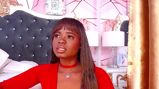 LindaBird's cam snapshot