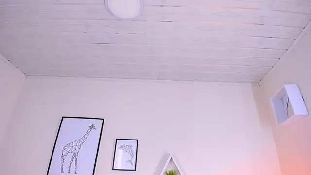 LusyKitty's cam snapshot