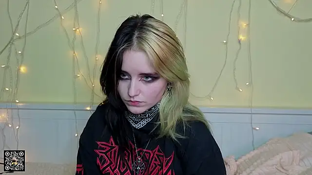 PortiaHedge's cam snapshot