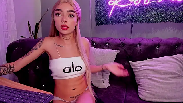 scarlettvelvet_'s cam snapshot