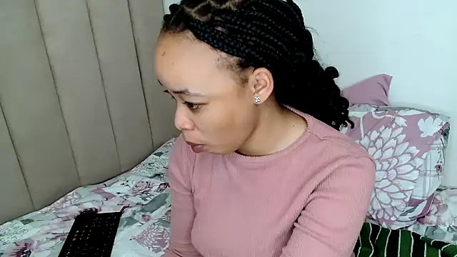 Nisha_102 live sex cam