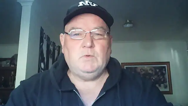 KINKYBLUEYES69's cam snapshot