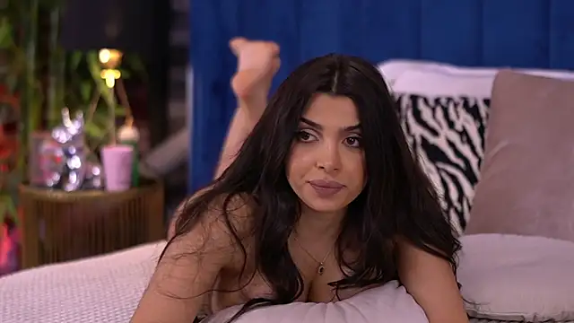 NicoleCellini live sex cam