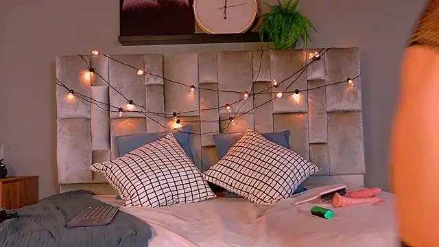 Nickifox__'s cam snapshot