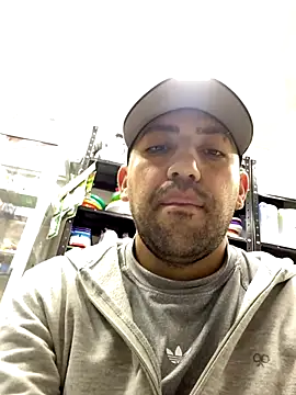 JuanZapata33 live sex cam