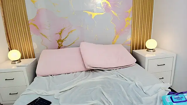 Tina_Holden's cam snapshot