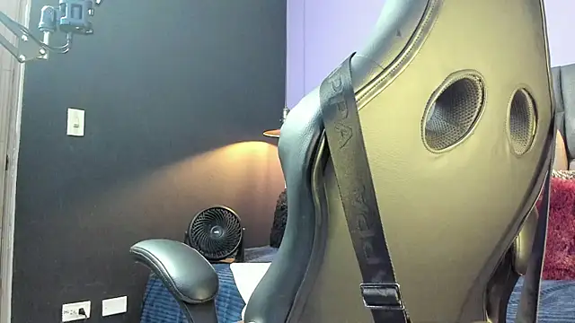 Lyon_vach live sex cam