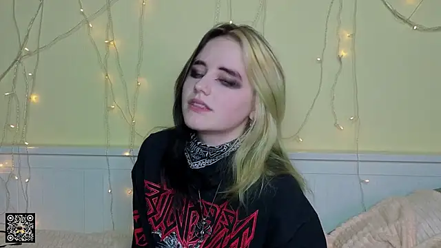 PortiaHedge's cam snapshot