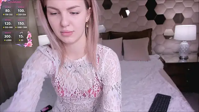 Naomi_Secret's cam snapshot