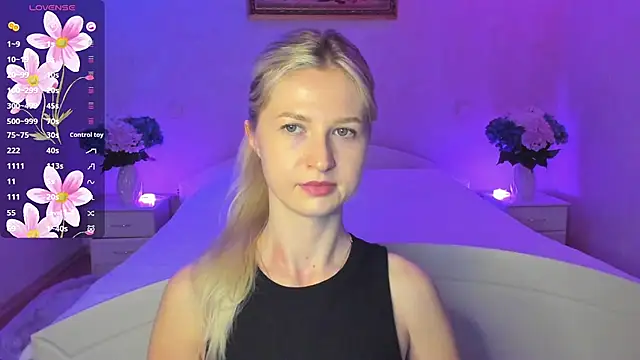 Julie_Blaze's cam snapshot