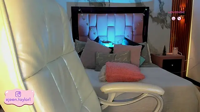 Jeen_Taylor's cam snapshot