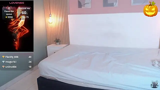 ZaraFoxx7's cam snapshot