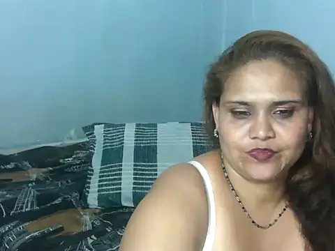 clover_spice21's cam snapshot