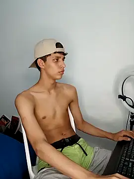 Alayn_sexy_ayes's cam snapshot