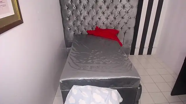 tamara_brown_t's cam snapshot