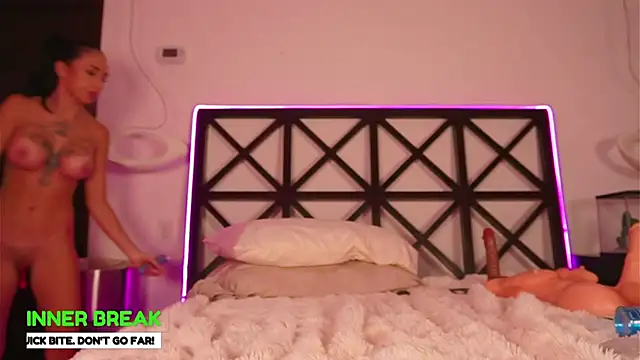 LunaMystyque live sex cam