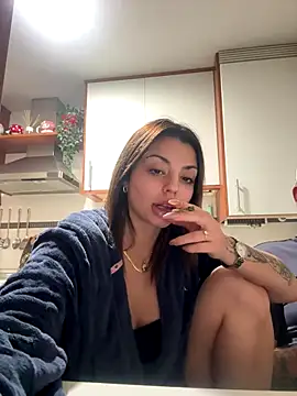 Noeliagglow live sex cam