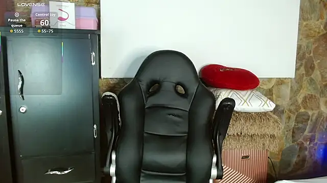 Lily_Queen30's cam snapshot