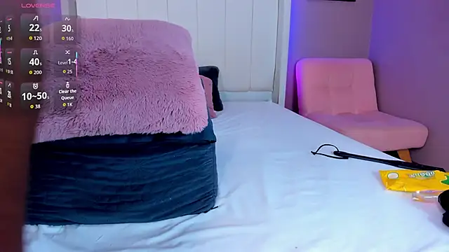 Britanymooree's cam snapshot