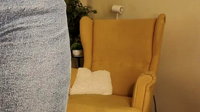 FabiolaCowing's cam snapshot