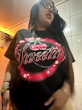 croftsmila's cam snapshot