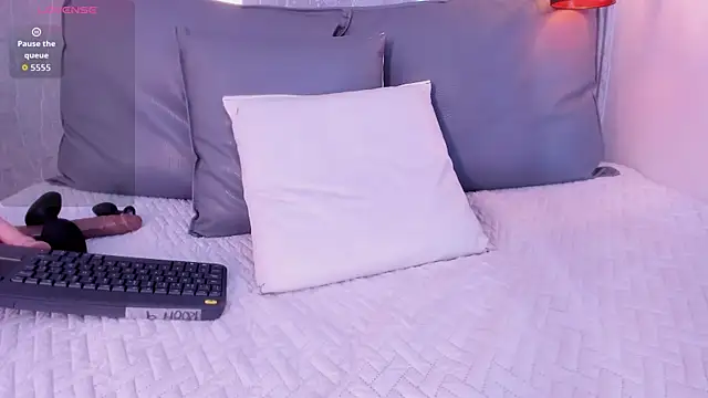 Lucia_Guzman1's cam snapshot