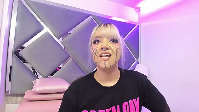 Charlotte_Myers's cam snapshot