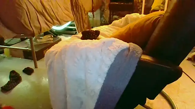 eatmeplease44's cam snapshot