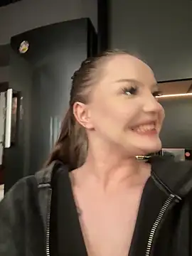 AlexaBright's cam snapshot